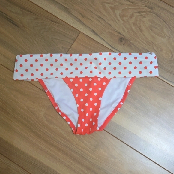 Victoria's Secret Coral and White Polka Dot Bikini 👙 ♥️ - Picture 4 of 14